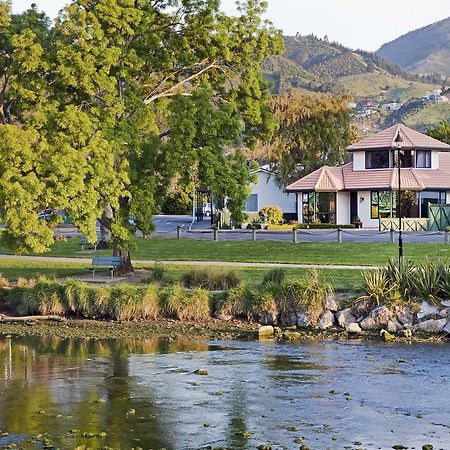Riverside Villa - In The City By The River! Нельсон Экстерьер фото
